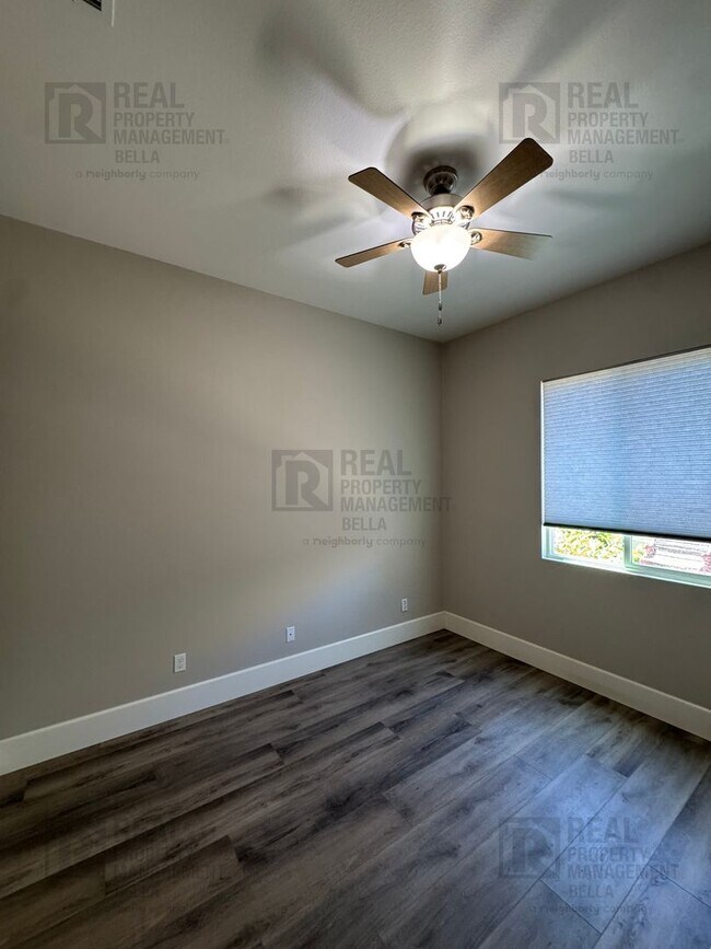 Building Photo - Beautiful Winchester Home with Open Floor Plan, Office & Solar