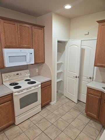 Building Photo - 1629 Summerhill Ct