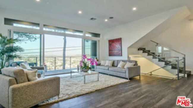 Building Photo - 649 Cross Ave