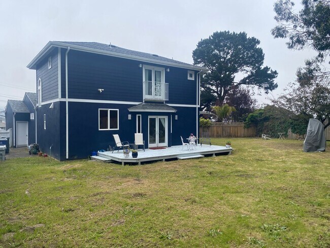 Building Photo - Fully Furnished House in South San Francisco - 2 Bedroom, 2 Bathroom