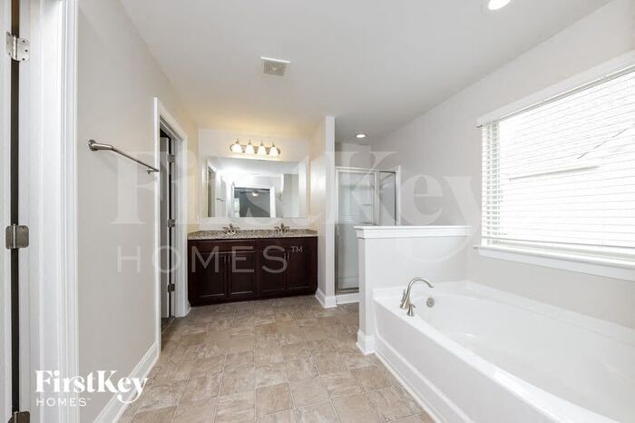 Building Photo - 189 Kilbourne Dr