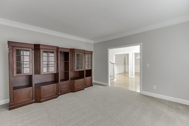 Building Photo - 9345 Riverclub Pkwy