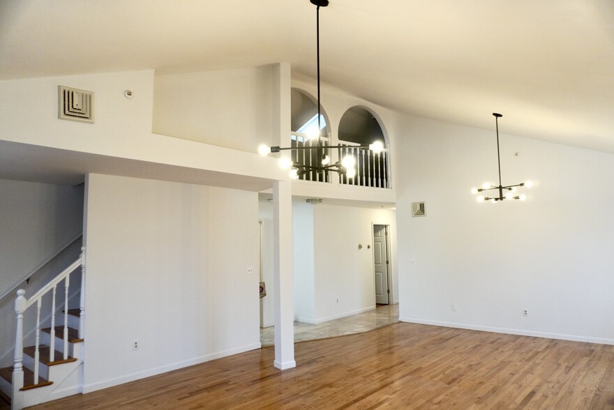 Vaulted ceilings with upper storage - 166 Woodside Ave