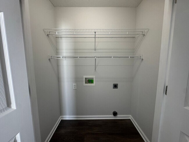 Building Photo - Newly Renovated 3BR 2BA home close to GM, Magna, Industrial Park