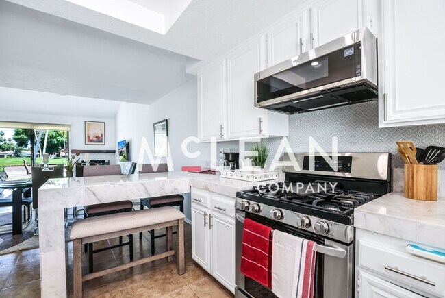 Building Photo - Two Bedroom - Rancho Mirage Private Home