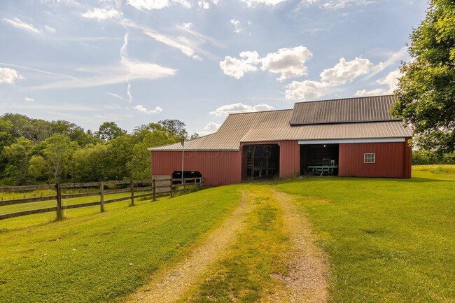 Building Photo - 5565 Stringtown Rd NW