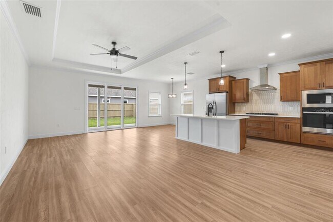 Building Photo - 6735 SW 10th Ln