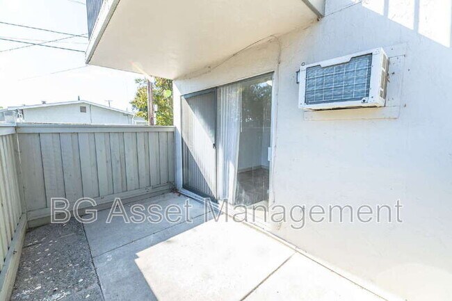 Building Photo - 1746 Kidder Ave