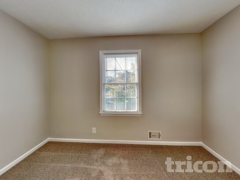 Building Photo - 2092 Brooks Rd SE