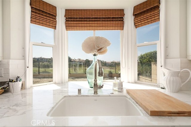 Building Photo - 27 Via Monarca St