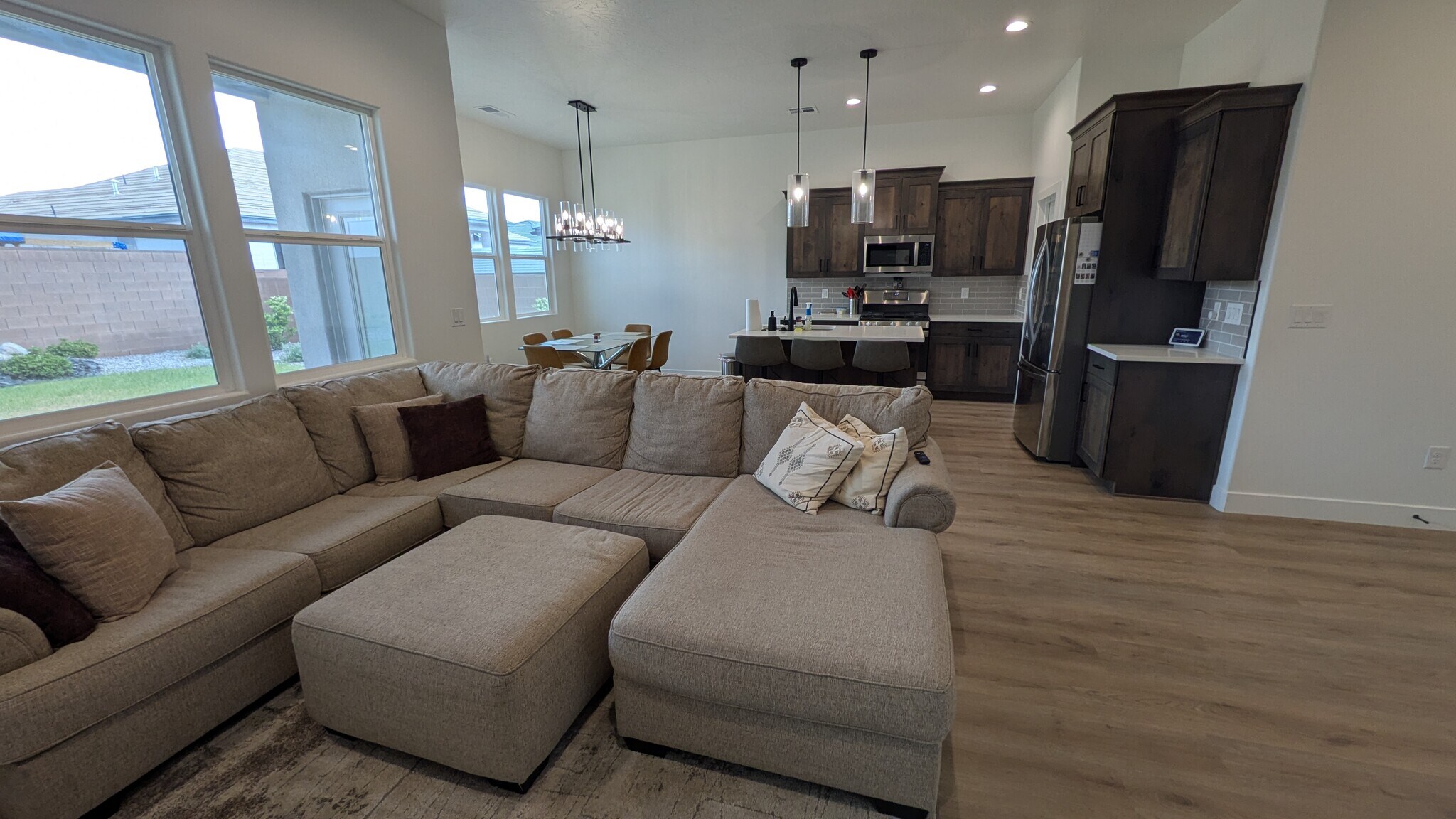 Building Photo - 693 S Taylor Creek Dr