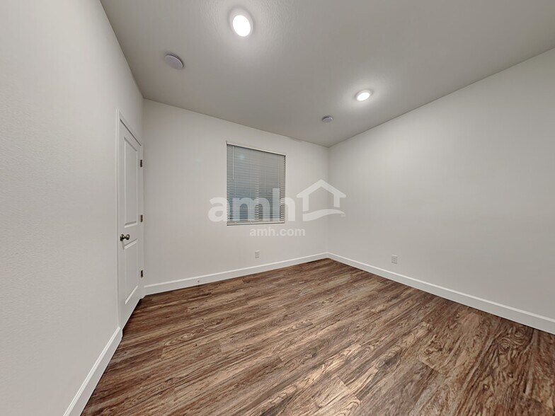 Building Photo - 9139 S Conquistador St