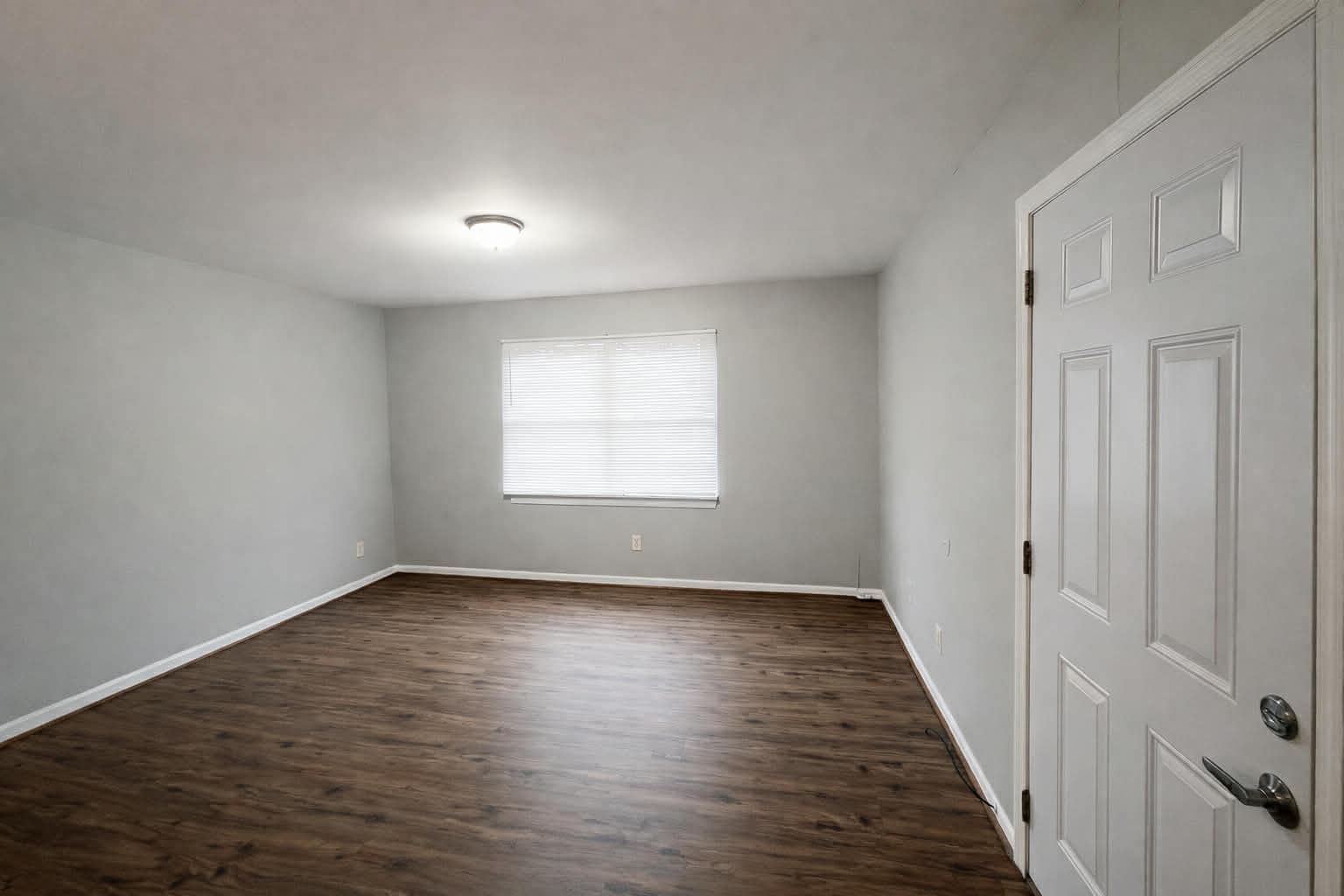 Building Photo - 1576 20th St N