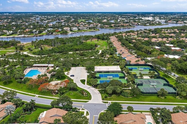 Building Photo - 2410 24th Ct