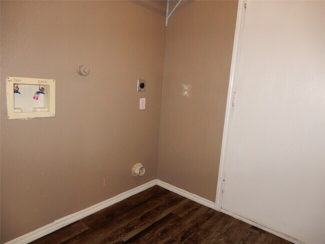 Building Photo - 20119 Baron Brook Dr