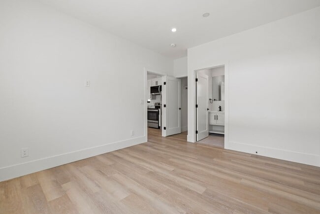 Building Photo - 16245 1/2 Chatsworth Street