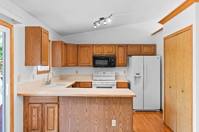 Building Photo - Spacious 4 Bedroom Home in Longmont