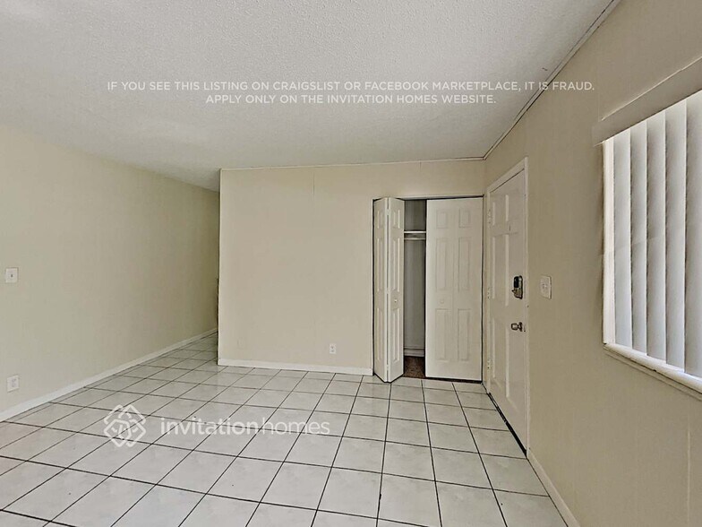 Building Photo - 4972 SW 4th St