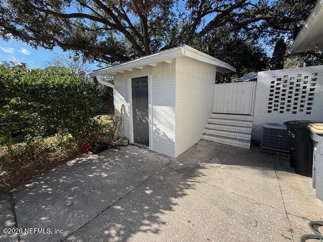 Building Photo - 7104 Catalonia Ave