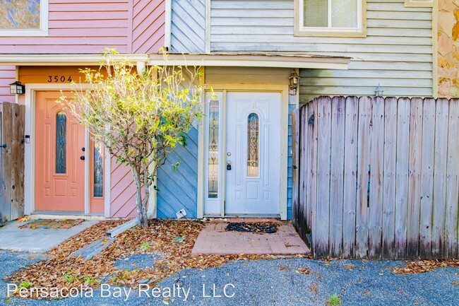 Primary Photo - 2 br, 2.5 bath House - 3506 Parkwood Ave