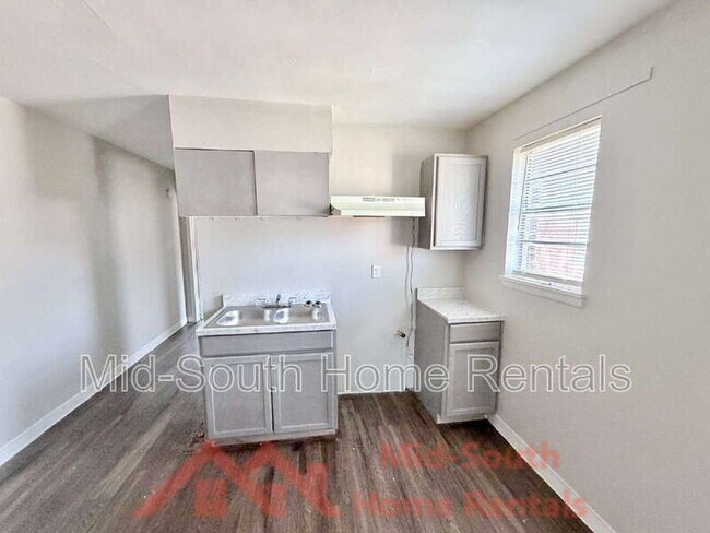 Building Photo - 1353 Fairfax St