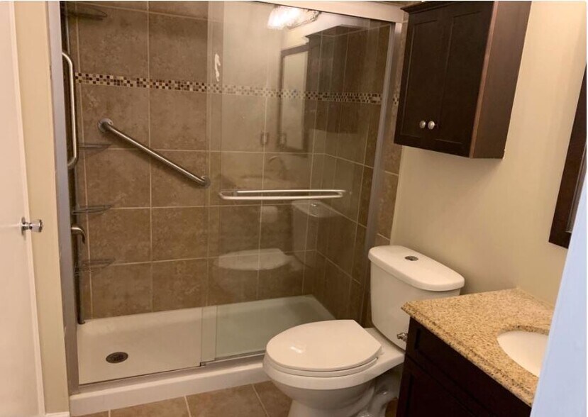 Building Photo - 331B Delancey Pl