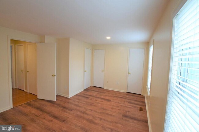 Building Photo - 6605 Briarleigh Way