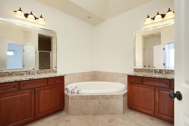 Building Photo - 2010 Heathermere Way