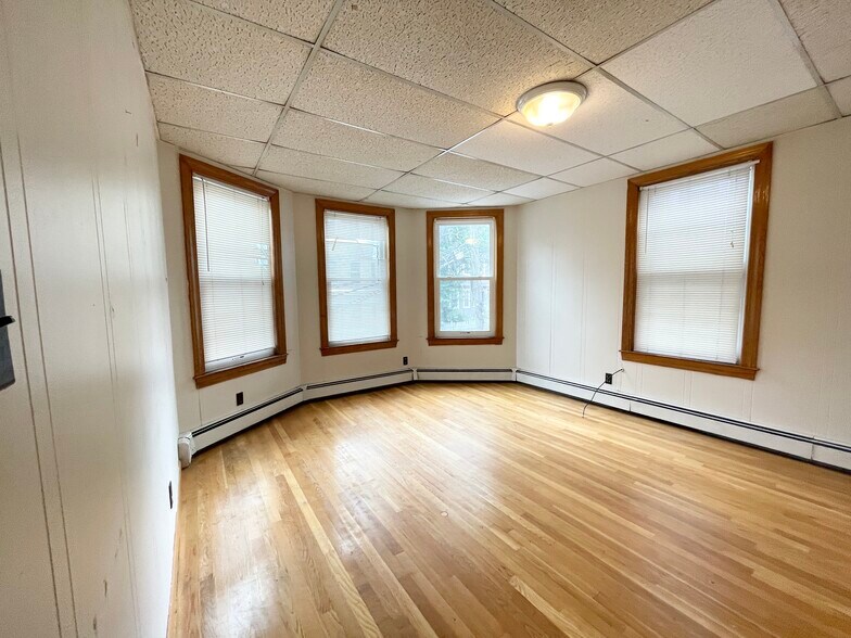 Building Photo - 5 Oswald St