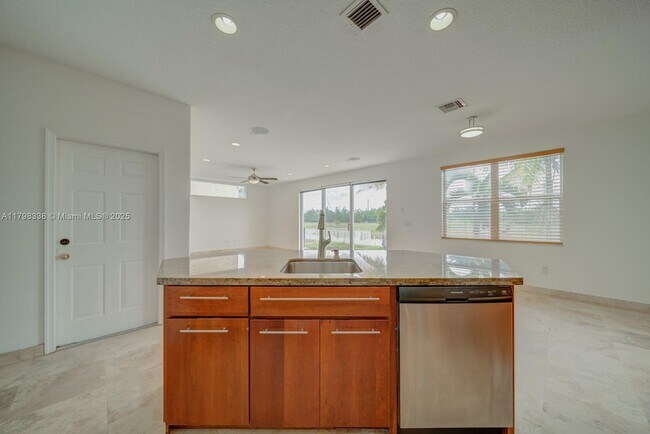 Building Photo - 5035 SW 155th Ave