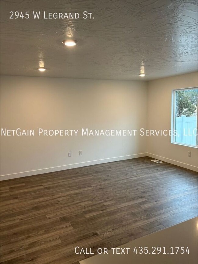 Building Photo - 2945 Legrand St