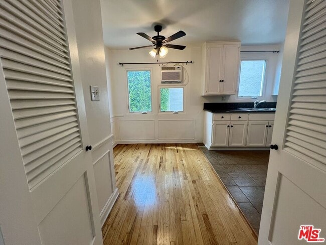 Building Photo - 1345 Masselin Ave