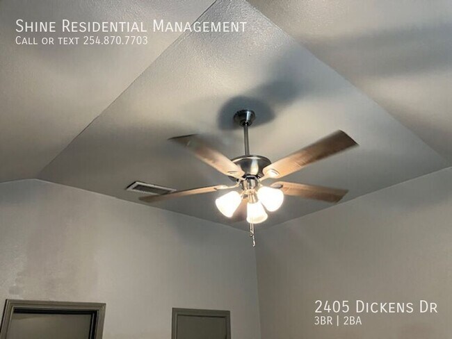 Building Photo - 2405 Dickens Dr