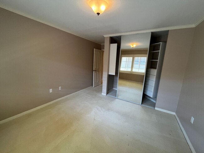 Building Photo - Hampton Court (Mililani Mauka) - Must see!!  3 bedrooms, central A/C, large 1745 sf, 2 story