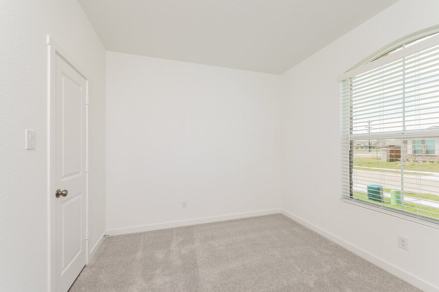 Building Photo - 2237 Mustang Ghost Trl