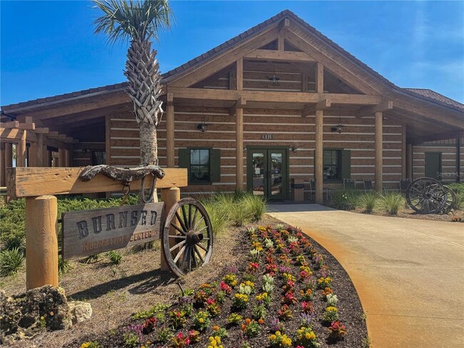Building Photo - 4167 Victory Dr
