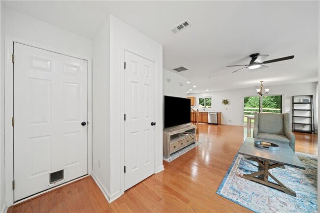 Building Photo - 151 Nacoochee Way