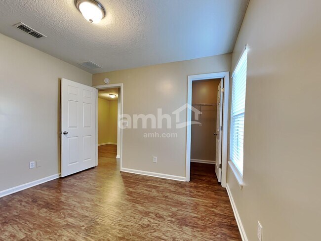 Building Photo - 392 Brierstone Ct