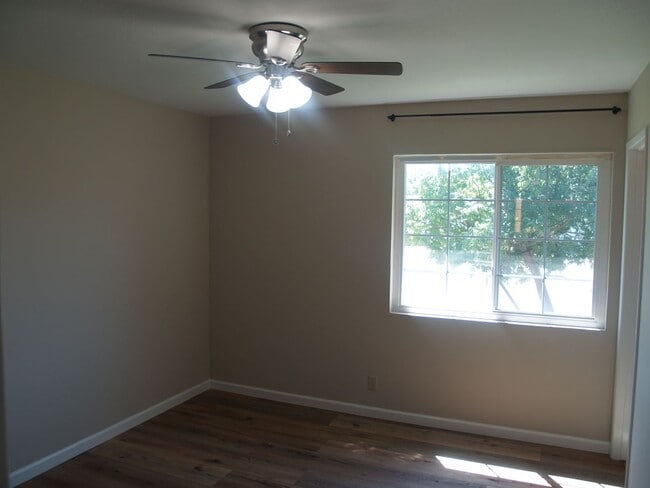 Building Photo - 8164 Cardiff Dr