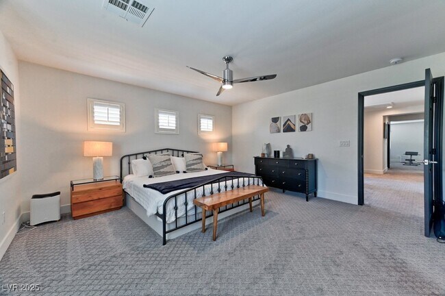 Building Photo - 1041 Chestnut Chase St