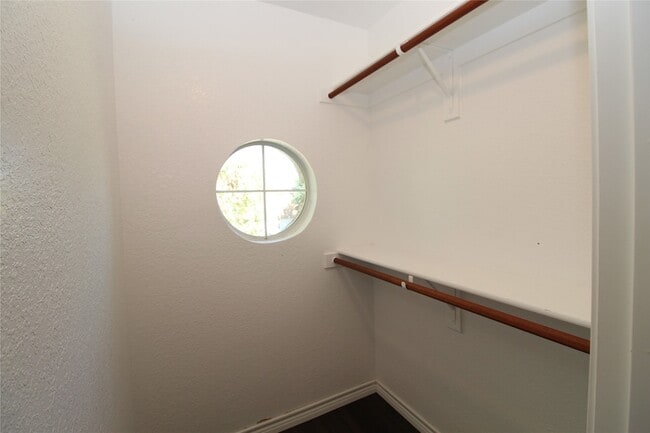 Building Photo - 15195 Shellwood Ln