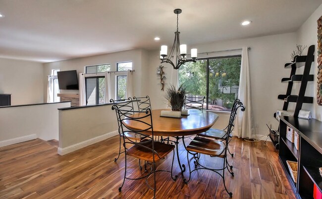 Building Photo - 3 bedroom townhome - Ridgemark
