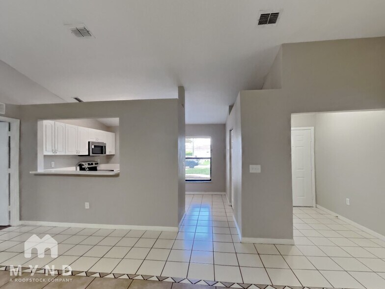 Building Photo - 530 Delido Way