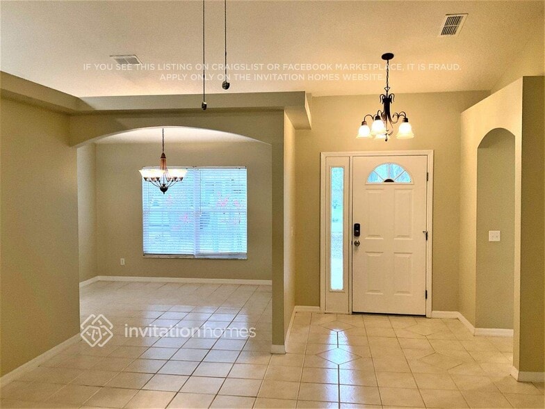 Building Photo - 1515 Pine Tree Dr