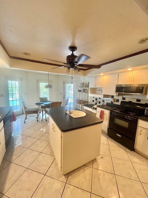 Building Photo - 5638 Country Lakes Dr