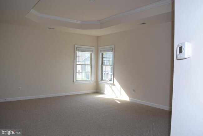 Building Photo - 42159 Tecumseh Hills Dr