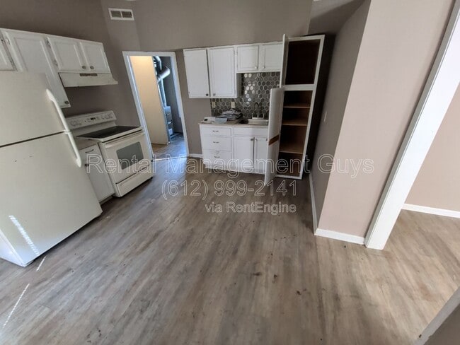 Building Photo - 2935 N Aldrich Ave