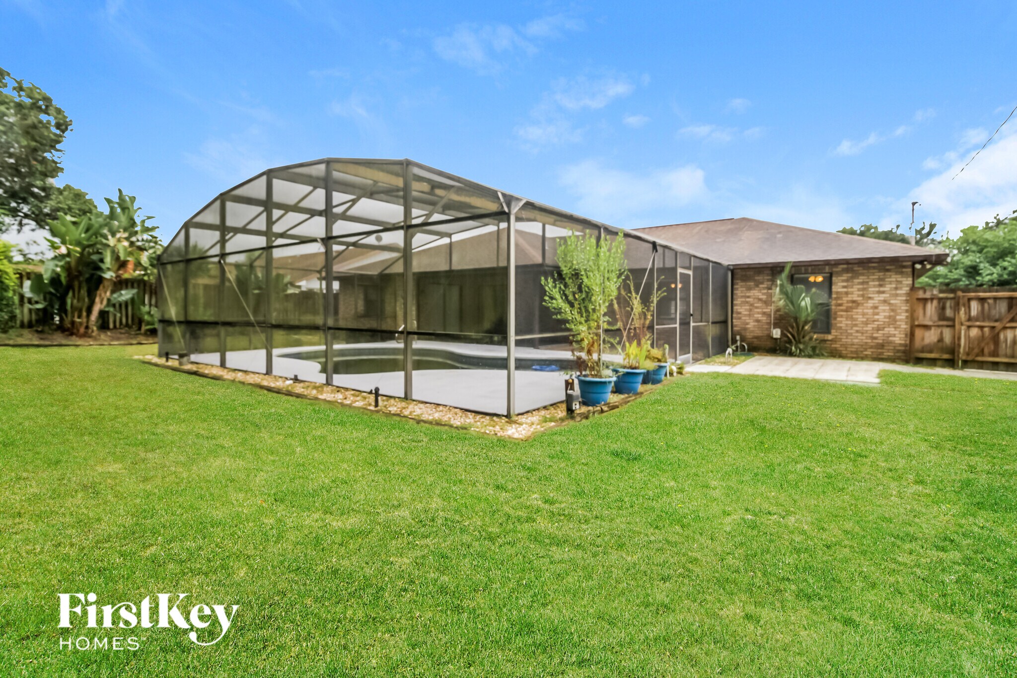 Building Photo - 836 Sylvia Dr