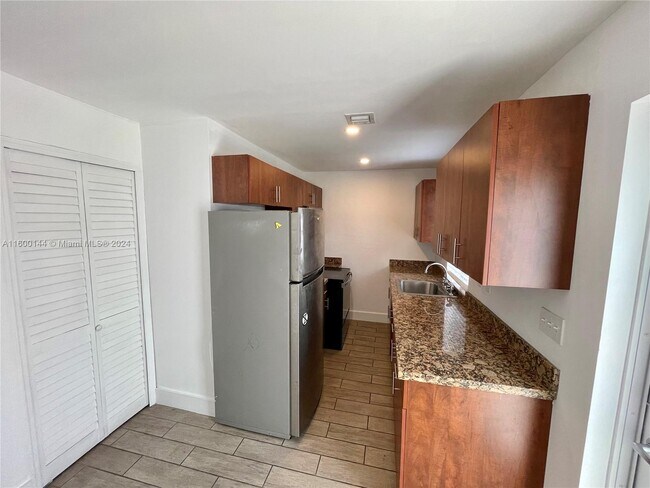 Building Photo - 1551 NW 55th St