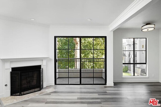 Building Photo - 909 Croft Ave